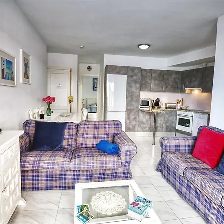 Apartment Center With Sea View