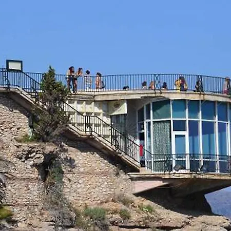 Apartment Center With Sea View *