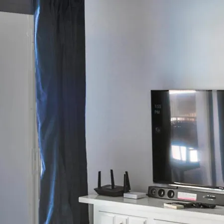 Center With Sea View Apartment